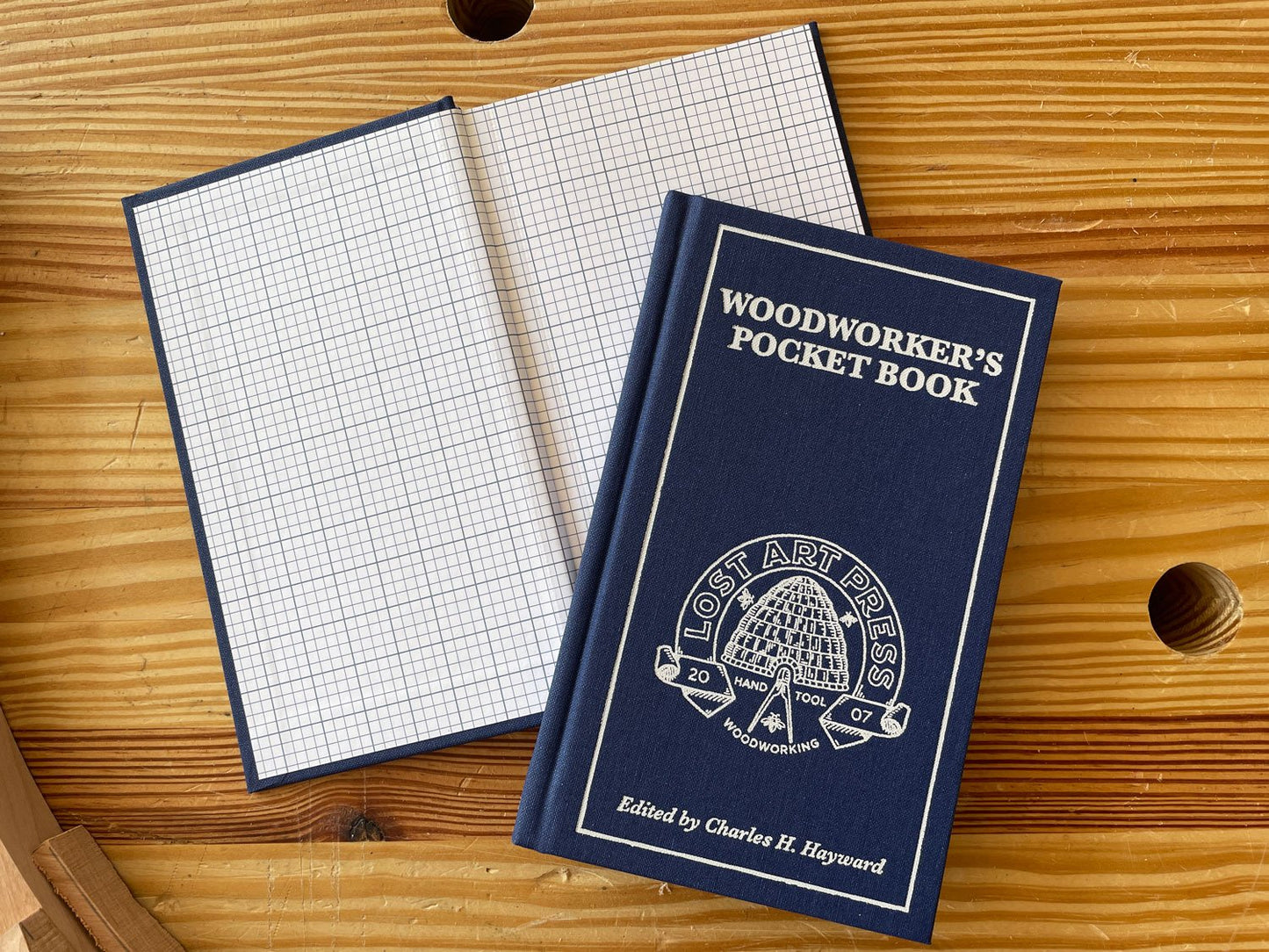 Book - The Woodworkers Pocket Book