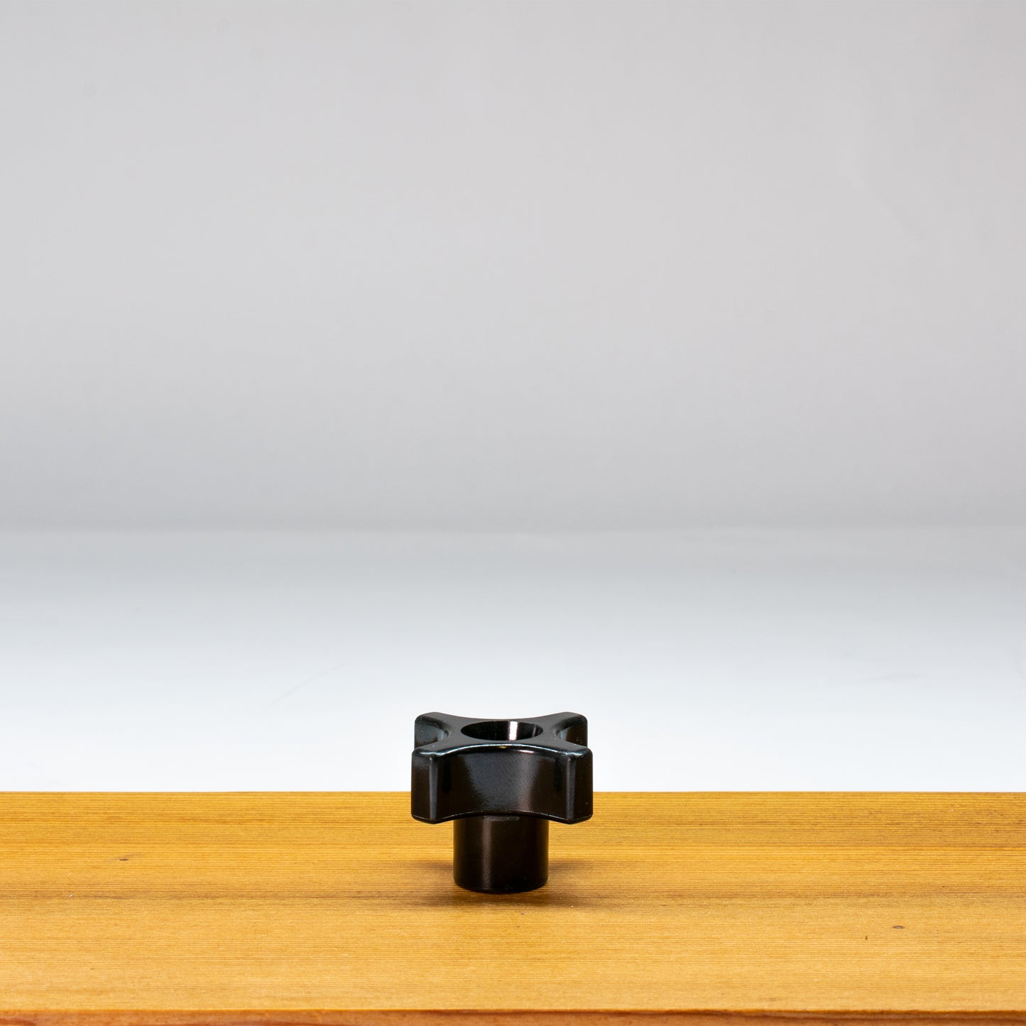 Carbatec Small Cross Knobs - 5/16" Internal Thread - Pk4