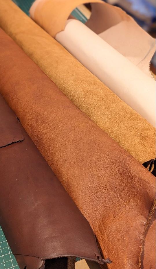 En Mina 2 Pocket Suede Handsaw Cover