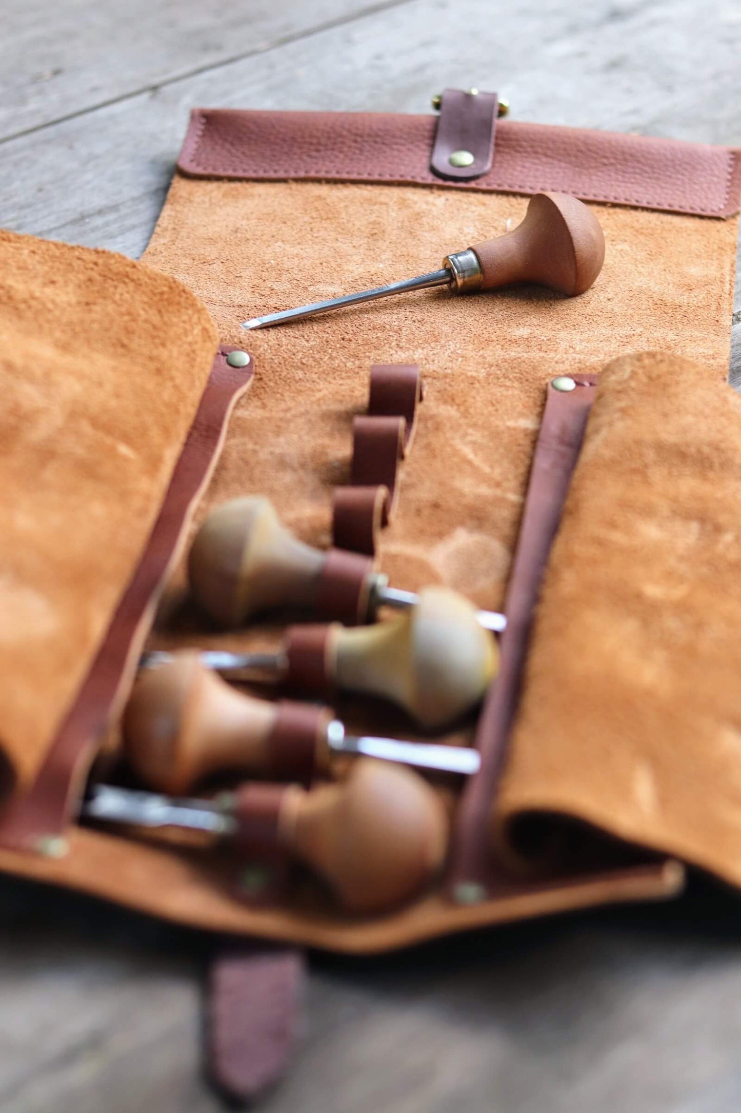 En Mina Palm Chisel Leather Roll 7 Slots
