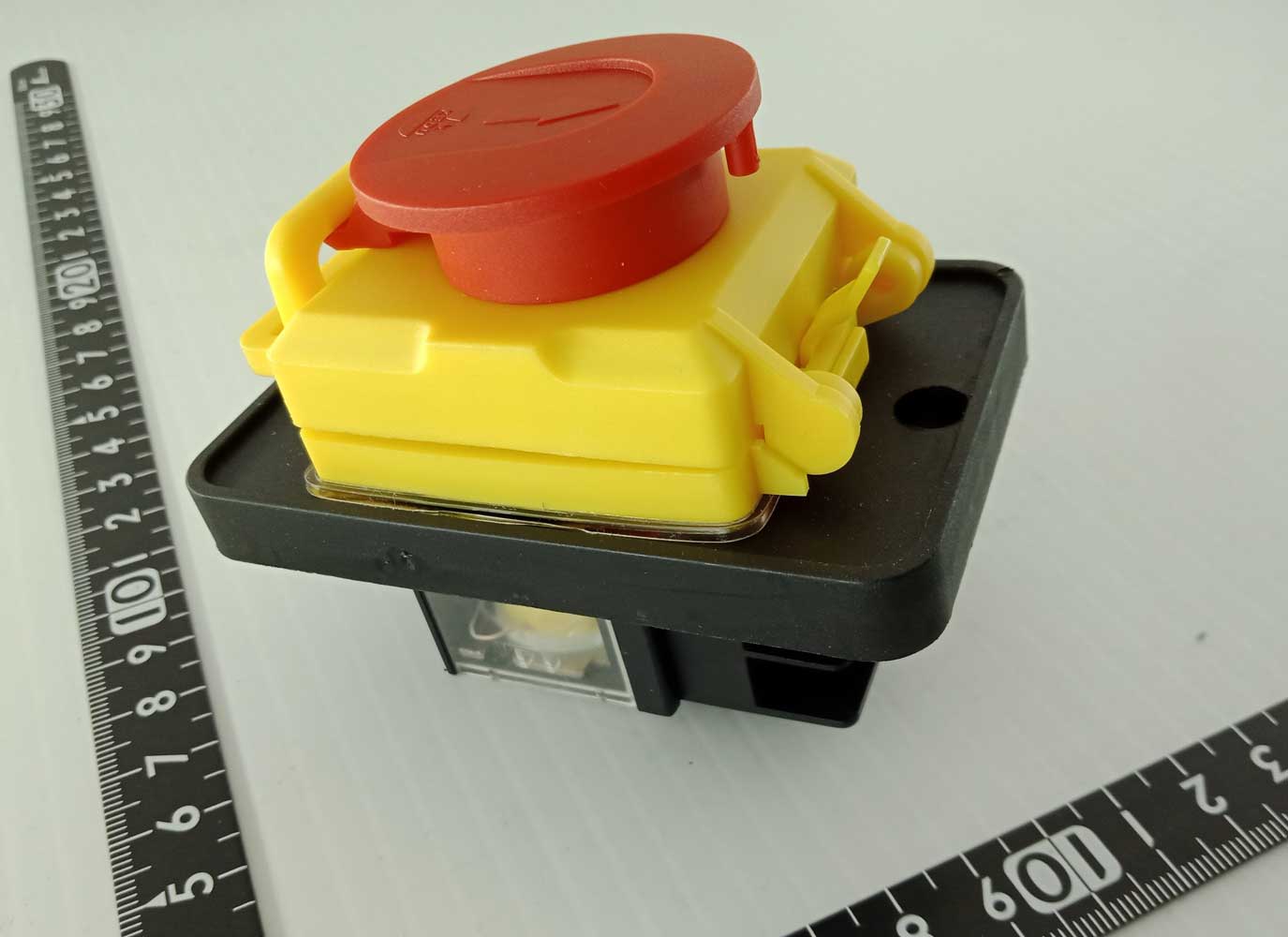 Carbatec NVR Replacement Switch - suits many Carbatec machines(56x88mm plate size)