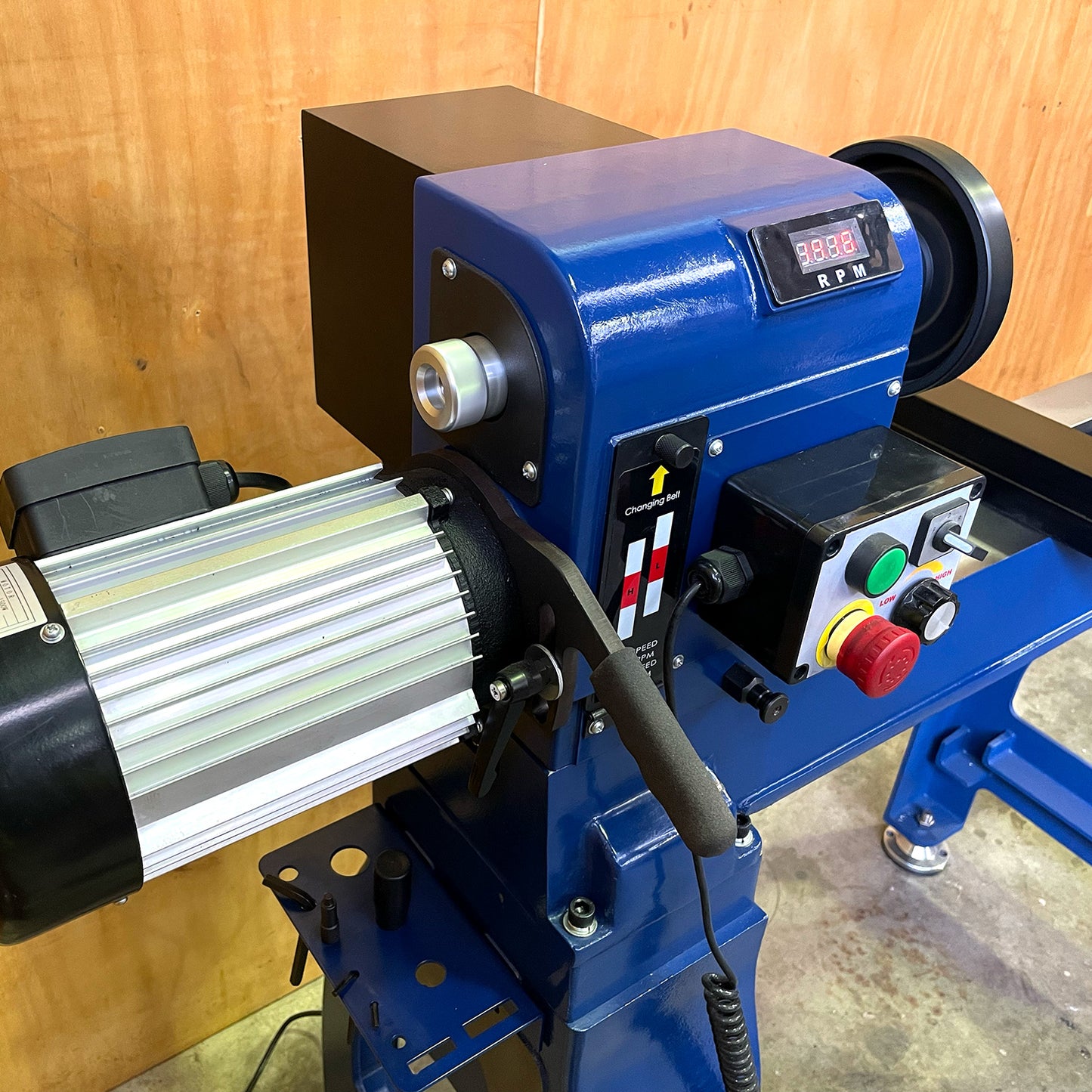 Carbatec Deluxe Electronic Variable Speed Floor Model Lathe